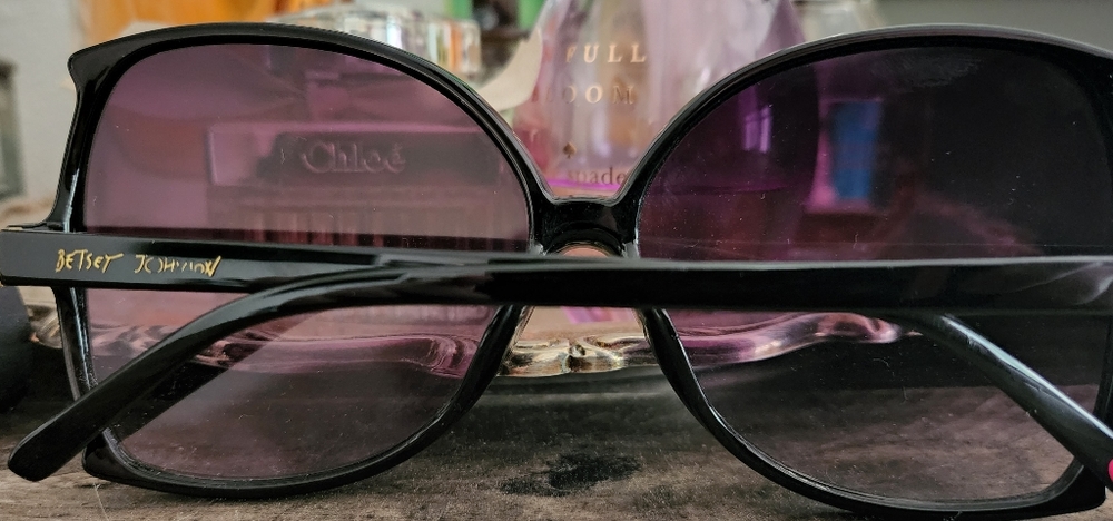 Betsey johnson sunglasses
